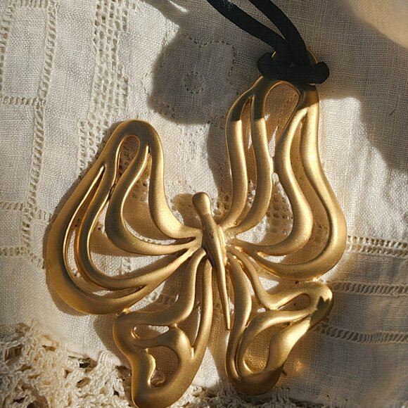 Vintage Art Nouveau Style Butterfly Pendant - Picture 3 of 7